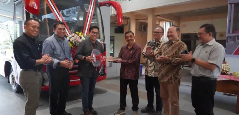 Bank Jatim dan Untag Surabaya Kerja Sama Sponsorship Armada Bus