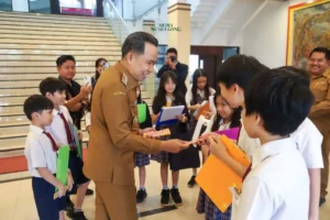 Bupati Jember Sambut Siswa SD Dian Harapan di Kantor Pemkab