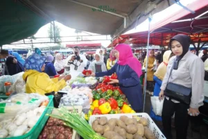Gubernur Jatim Sidak Pasar Induk Among Tani Kota Batu