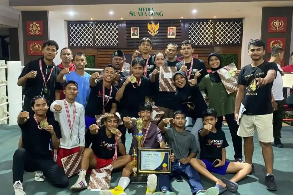 Di Kejuaraan Danbrigif 9/DY Championship 2025 Para petinju asal Probolinggo berhasil membawa pulang 10 trofi bergengsi