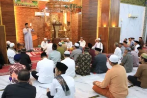 Wali Kota Probolinggo Isi Kultum Ramadan di Masjid Agung