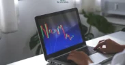 IHSG Anjlok Tajam, Namun Tidak Ada Dampak Terhadap Ekonomi