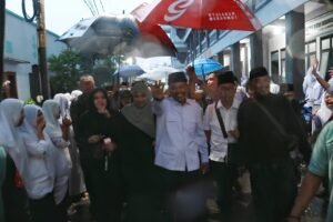 Gus Haris Kembali ke Ponpes Zaha Disambut Antusias