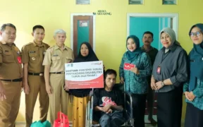 Pemkab Lumajang Serahkan Bantuan Sosial untuk Penyandang Disabilitas
