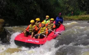 Rafting di Desa Wisata Neglasari FT: Suaragong
