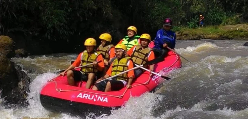 Rafting di Desa Wisata Neglasari FT: Suaragong