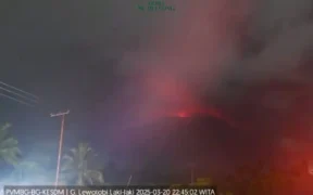 Gunung Lewotobi Kembali Erupsi Dahsyat: Status 'Awas'