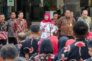 Gubernur Khofifah Minta ASN Pemprov Jatim Produktif Selama Libur Lebaran