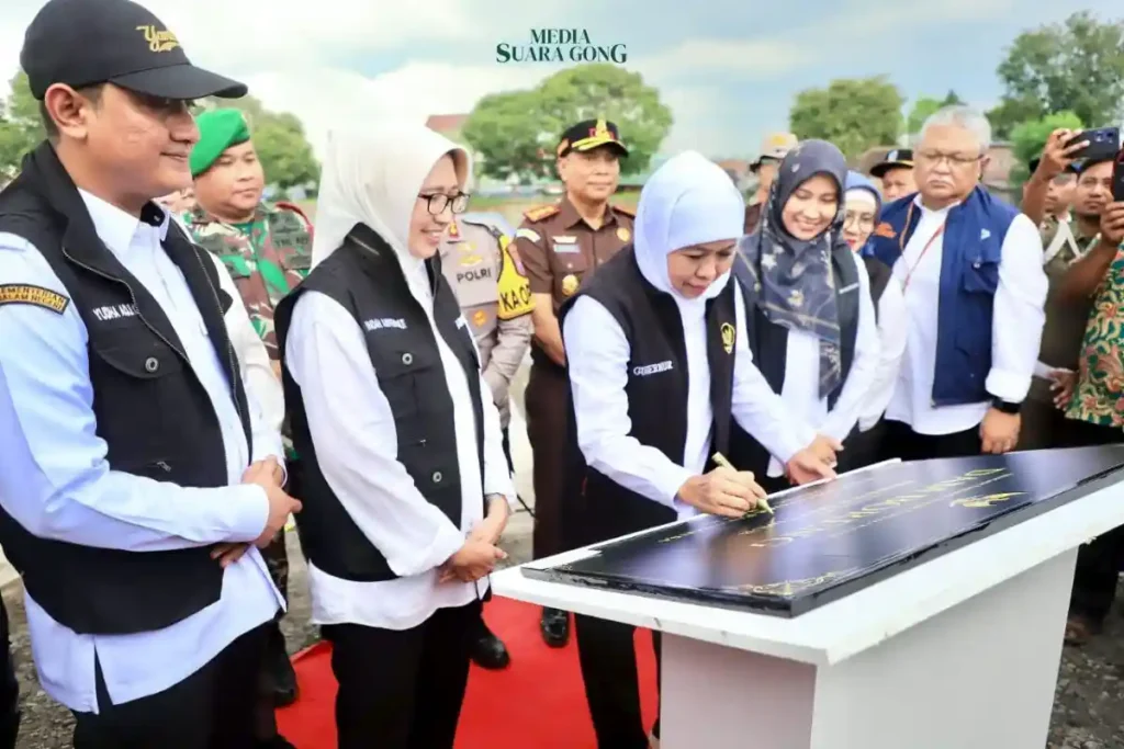 Gubernur Jawa Timur, Khofifah Indar Parawansa, baru-baru ini meresmikan DAM Boreng, Kabupaten Lumajang, berikan banyak manfaat