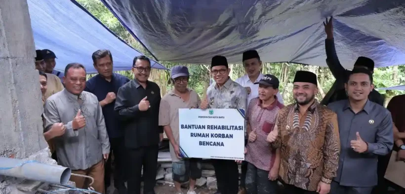 Pemkot Batu berikan bantuan rehabilitasi dan rekonstruksi rumah warga Kelurahan Temas yang mengalami kerusakan akibat bencana alam