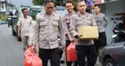 Polres Batu Kembali menggelar kegiatan sosial pembagian bingkisan dan takjil dengan berbagi bersama anak Yatim Piatu.