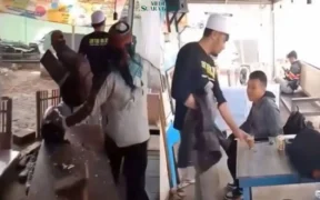 Anggota Komisi III DPR RI menegaskan mengecam aksi sweeping warung makan yang dilakukan oleh ormas di bulan Ramadan.