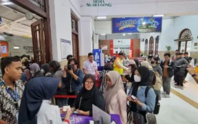 Memasuki hari Ke-6 masa Angkutan Lebaran 2025, PT KAI Daerah Operasi (Daop) 8 Surabaya mencatat telah melayani sebanyak 217.657 penumpang.
