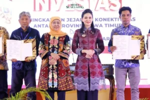 Khofifah Jalankan Misi Dengan Batik Pamekasan