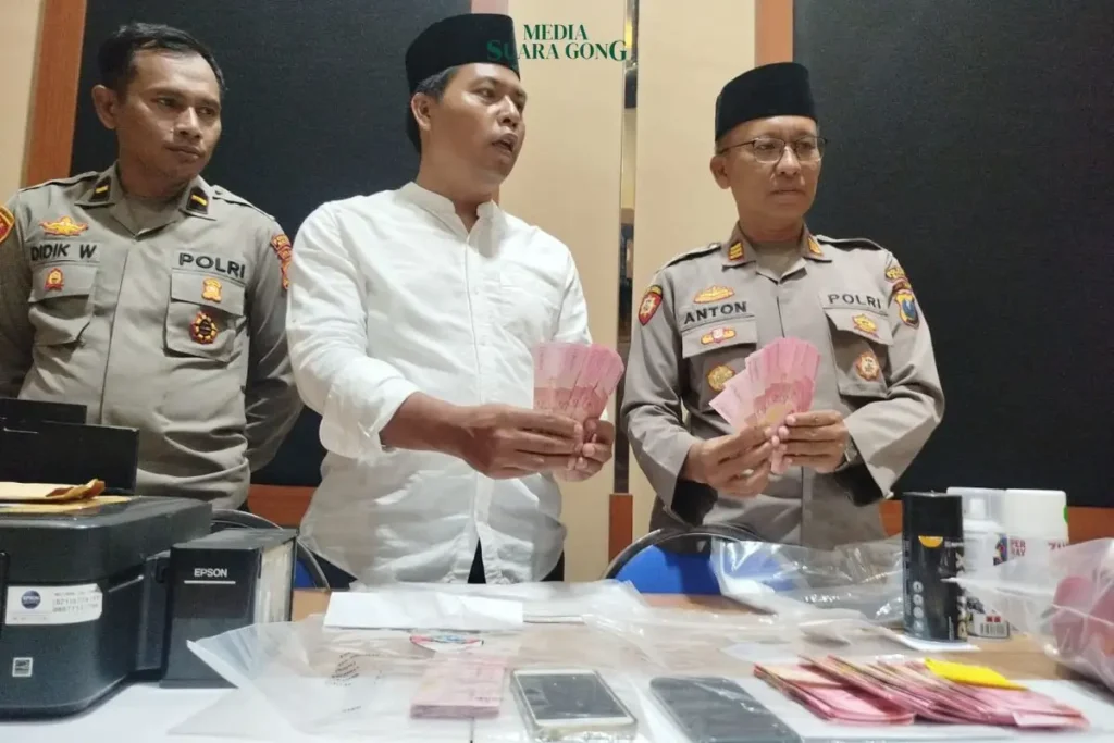 Polres Batu Amankan Tiga Pelaku Pengedaran Uang Palsu