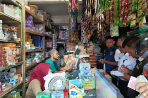 Sidak di Pasar Baru Lumajang Pastikan Takaran Minyakita Sesuai
