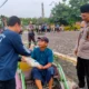 Polsek Jombang Bagikan Sembako untuk Tukang Becak dan Ajak Buka Bersama (Media Suara Gong)