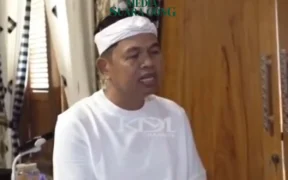 Dedi Mulyadi dalam video debat dengan Aura Cinta (Tangkap Layar oleh: Galih)