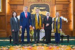 Gubernur Khofifah Terima Kunjungan Delegasi Provinsi Tomsk Rusia