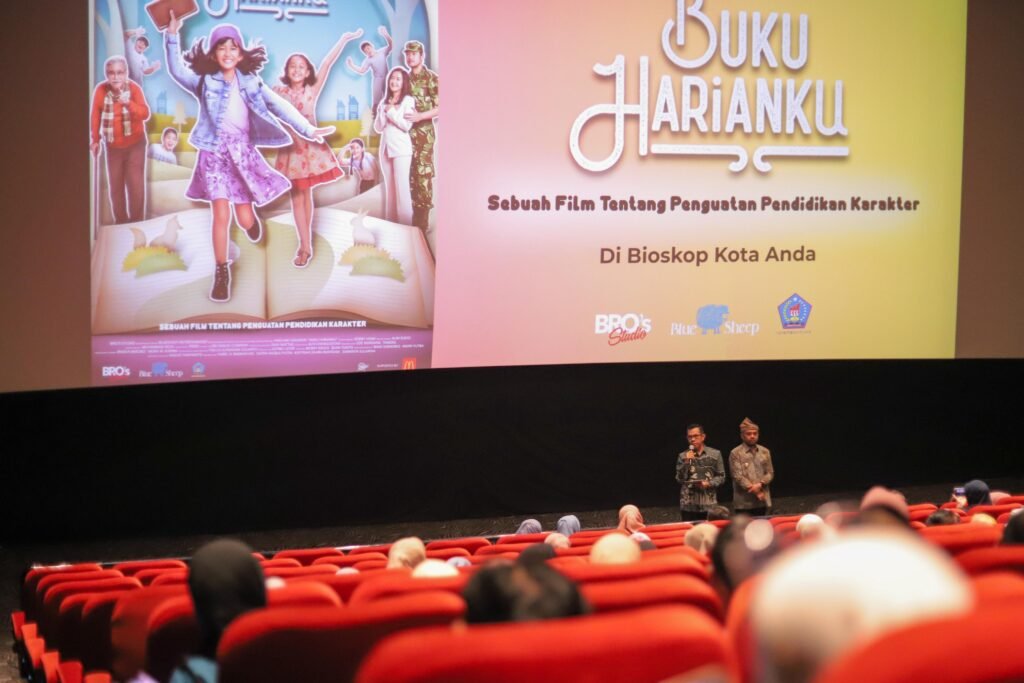 Wali Kota Batu dan Wakil Wali Kota Batu, hadiri acara nnobar film Buku Harianku di Bioskop Cinepolis Lippo Plaza, Kota Batu, (10/4/2025)