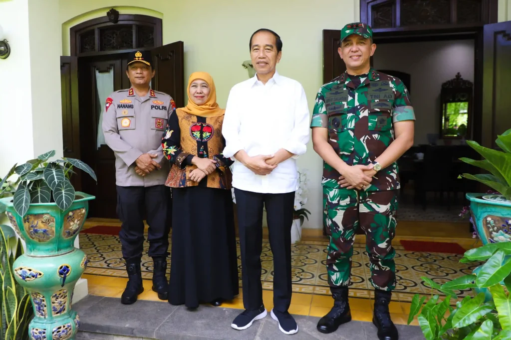 khofifah bersama pangdam kapolda silaturahmi ke jokowi
