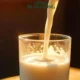 Konsumsi Susu Sapi Manfaat dan Resiko yang Perlu Diperhatikan