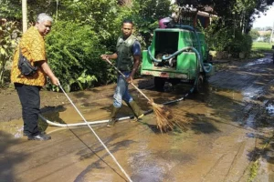 Pemkab Lumajang Gerak Cepat Bantu Warga Dusun Biting Pulih dari Banjir