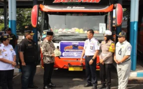 Pemerintah Kabupaten Jombang melalui Dinas Perhubungan berangkatkan Angkutan Lebaran (Angleb) gratis Arus Balik bagi para pemudik asal Jombang