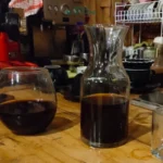 Salah satu metode seduh yang banyak digemari pecinta kopi adalah V60. Sederhana, elegan, dan mampu menghasilkan rasa kopi yang bersih dan kaya/sc : AYe
