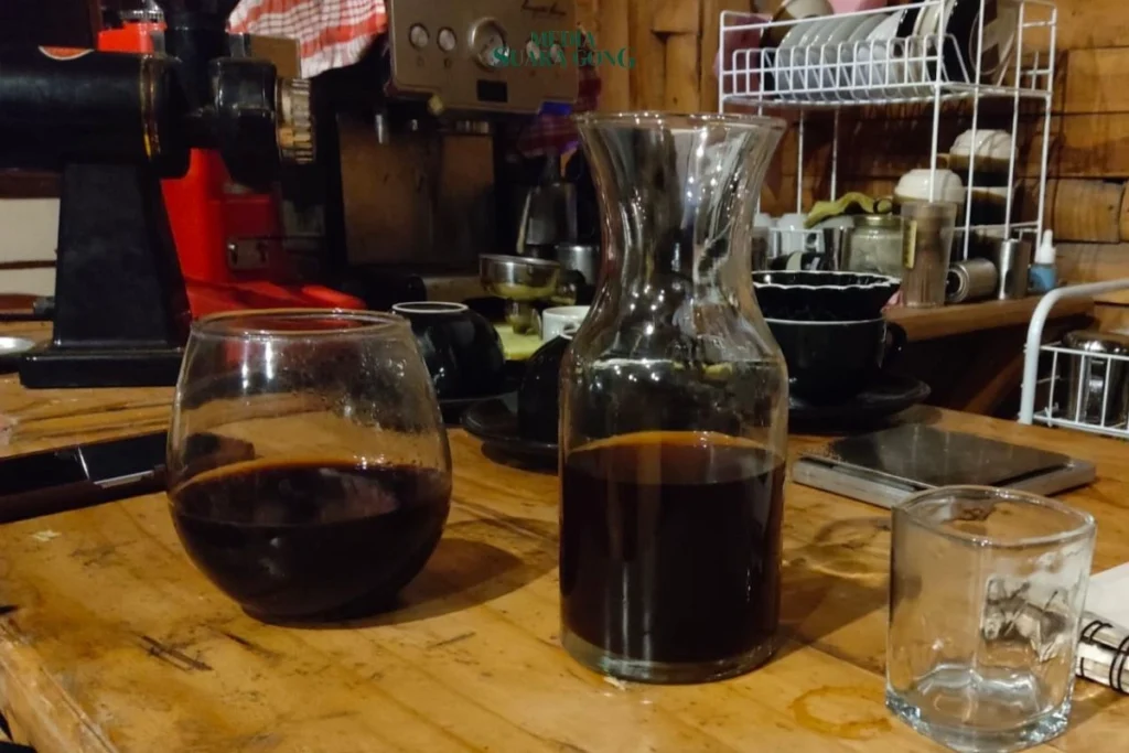 Americano, Long Black, Kopi Tubruk: Apa Sih Bedanya?