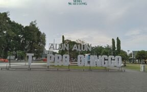 Tulisan Ikonik Neon Box di Alun Alun Kota Probolinggo Rusak