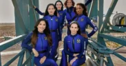 Penyanyi Katy Perry, menorehkan sejarah baru dengan meluncur ke antariksa bersama lima perempuan lainnya dalam misi luar angkasa Blue Origin