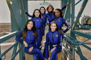 Katy Perry dan Kru Perempuan Luncur ke Antariksa Bersama Blue Origin