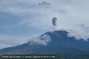 Gunung Semeru Meletus: Tinggi Abu Vulkanik Capai 1.000 Meter