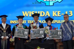 Wisuda ke-131, ITS Lahirkan 1.472 Lulusan Unggul dan Kompeten