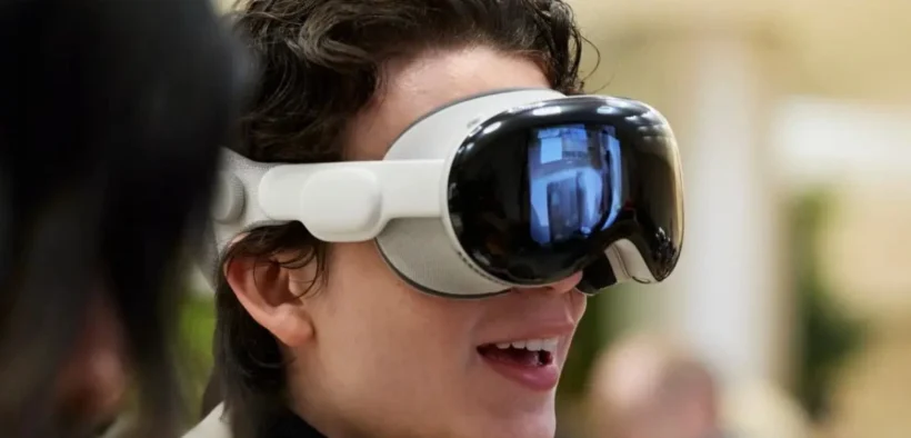 Apple dikabarkan tengah menyiapkan versi terbaru dari headset realitas campuran (AR/VR) Vision Air, Diklaim Desainnya lebih ringan