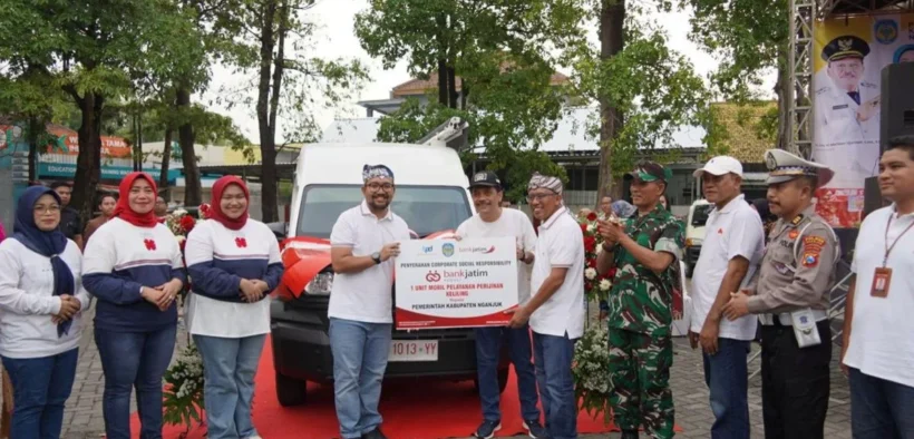 Bank Jatim Serahkan Bantuan Mobil CSR kepada Pemkab Nganjuk