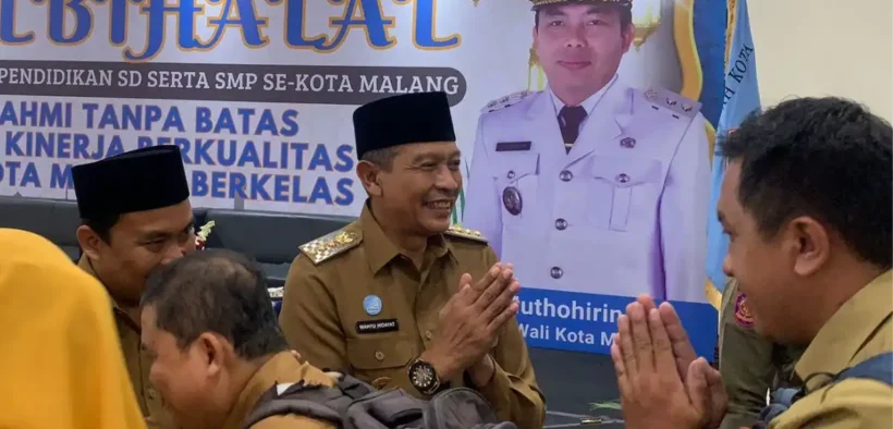 Wali Kota Malang, Wahyu Hidayat, bersama Wakil Wali Kota Ali Mutohirin, menggelar acara halal bihalal bersama para guru dan tenaga kependidikan (tendik) dari tingkat SD hingga SMP, Gedung Islamic Center Kota Malang, Senin (28/04/2025),