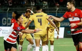 Madura United sukses mengamankan tiga poin penting setelah menundukkan Persik Kediri 2-1 dalam lanjutan Liga 1 Indonesia 2024-2025.