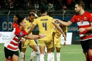 Dua Gol Skrbic Bawa Madura United Taklukkan Persik