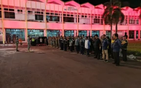 Satpol PP Jember Tertibkan PKL di Alun-Alun