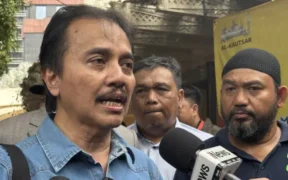 Pakar telematika sekaligus mantan Menteri Pemuda dan Olahraga, Roy Suryo, menjalani pemeriksaan di Polda Metro Jaya, Kamis (15/5/2025)