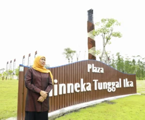 Tanam Pohon Maja di IKN Kalimantan Timur, Senin (12/5/2025), Gubernur Khofifah Tegaskan Peran Jawa Timur Sebagai Gerbang Baru Nusantara (Wahyu/Suaragong)