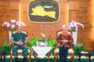 Khofifah Apresiasi TNI Rampungkan Renovasi 18 Rumah di Malang
