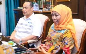Khofifah dan Ary Ginanjar dalam pertemuan bersama DNA ESQ Corp (Foto oleh: Wahyu)