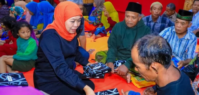 Khofifah kunjungi pusat bantuan longsor Trenggalek (Foto oleh: Wahyu)