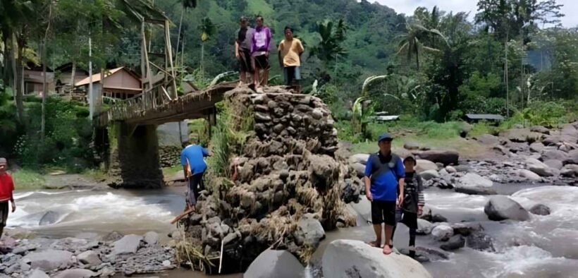 Perbaikan jembatan Probolinggo