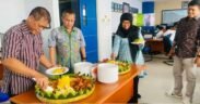 Sivitas akademika Jurusan Teknik Sipil Polinema merayakan tasyakuran akreditasi unggul MRK Polinema dengan penuh kebahagiaan