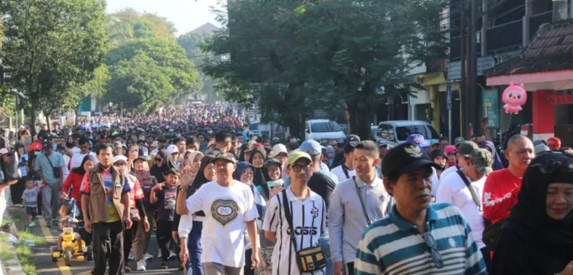 Ribuan Warga Jember Meriahkan Jalan Sehat May Day 2025