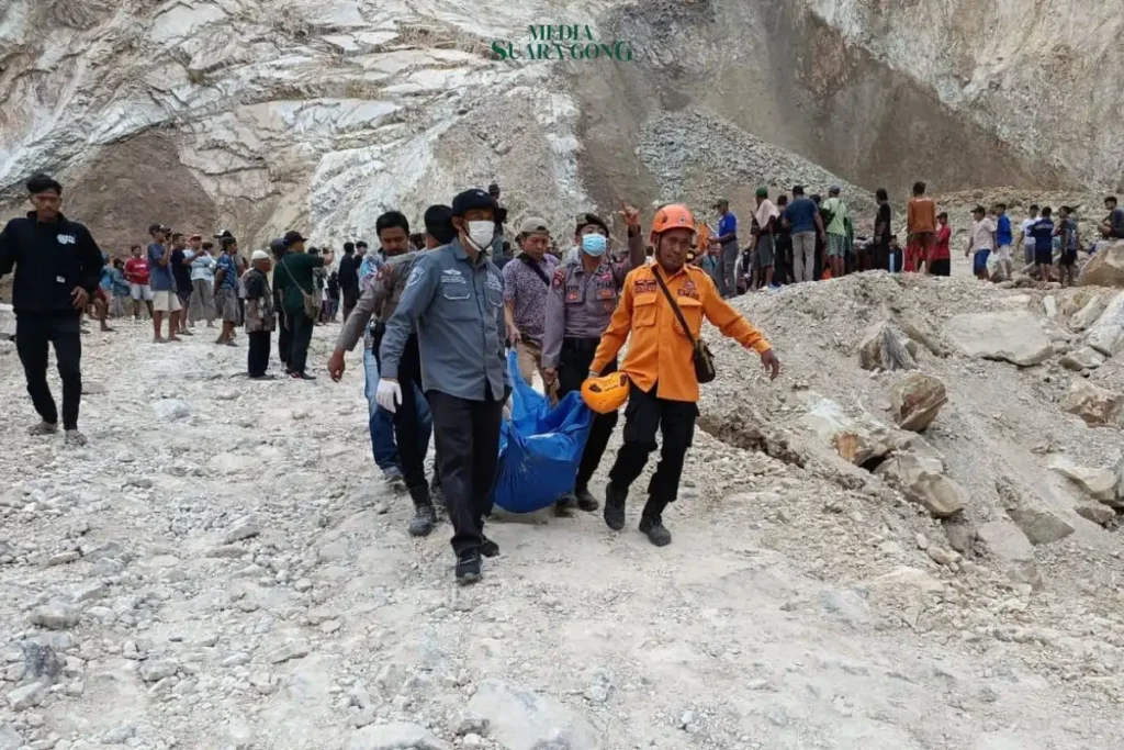 Gunung Kuda Cirebon Longsor, Tim SAR Lakukan Pencarian Korban